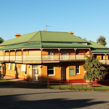 Settlers Arms Hotel Dungog Eksteriør bilde